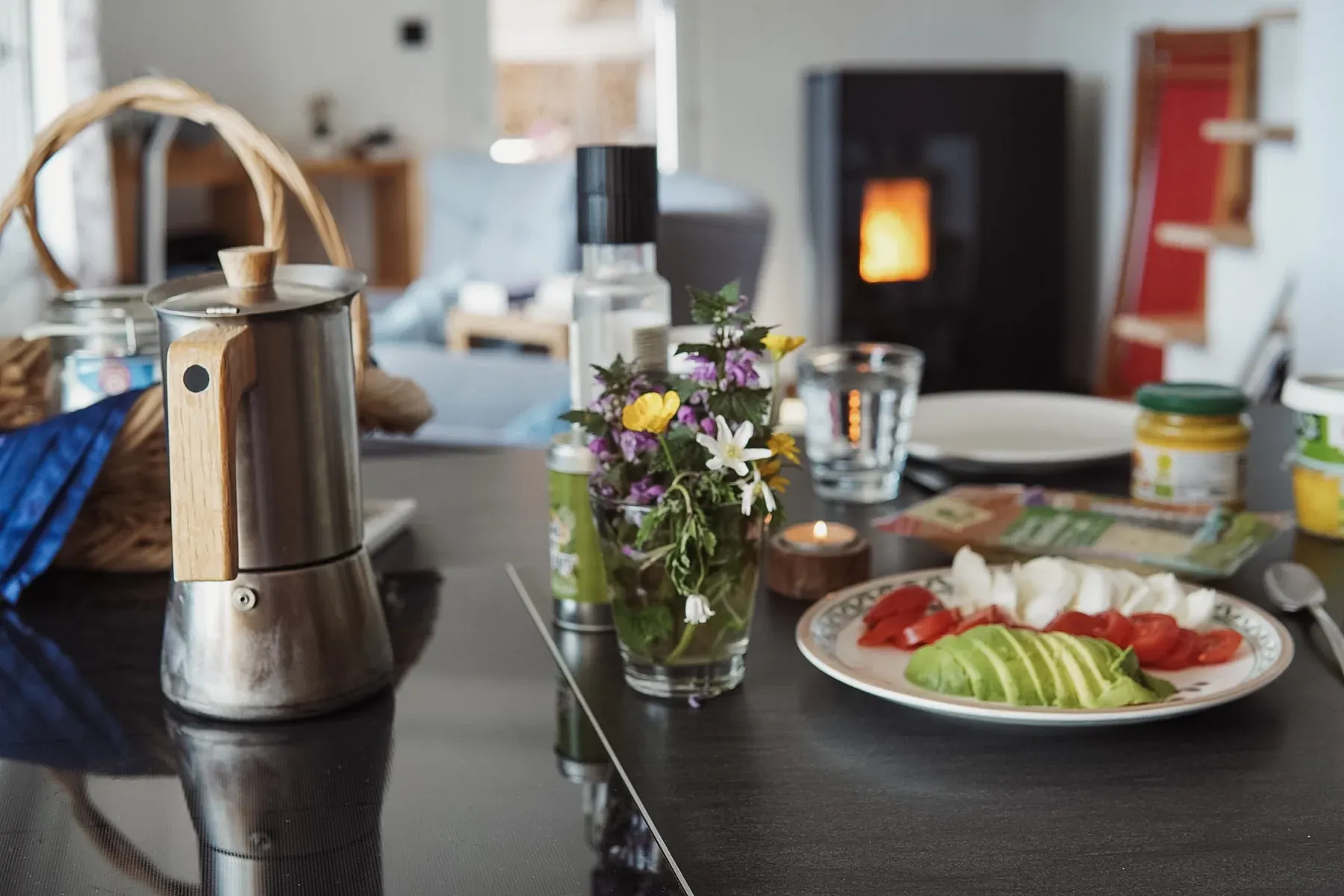 Gedeckter Tisch im Ferienhaus