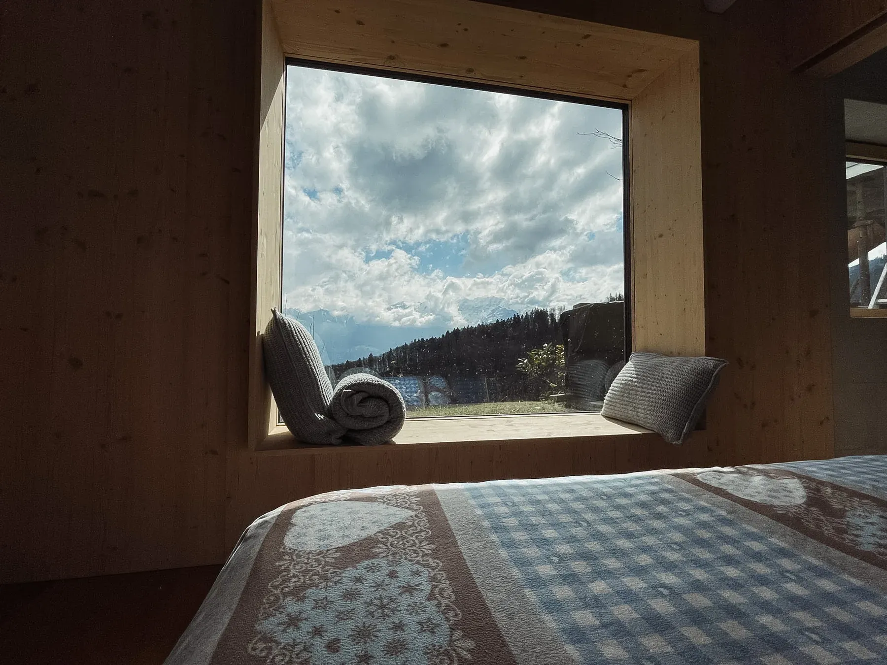 Schlafzimmer mit Landschaftsblick